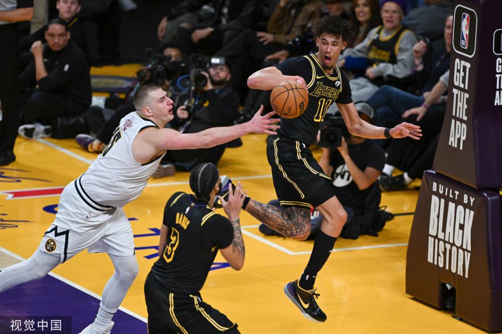 一个团队的 一个团队的